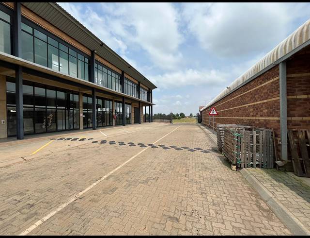 3,000M² SHOWROOM FOR SALE IN DALPARK